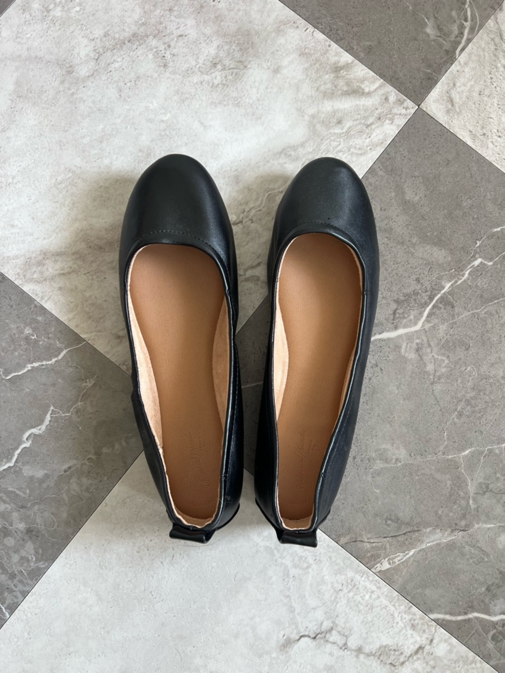 Universal Thread Black Women's Ballet Flats Size 8.5 Slip-On Slipper